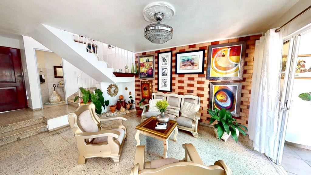 casas - Vendo casa en la zona Universitaria 
Residencial cerrado
290 mst
RD$18,000,000 7