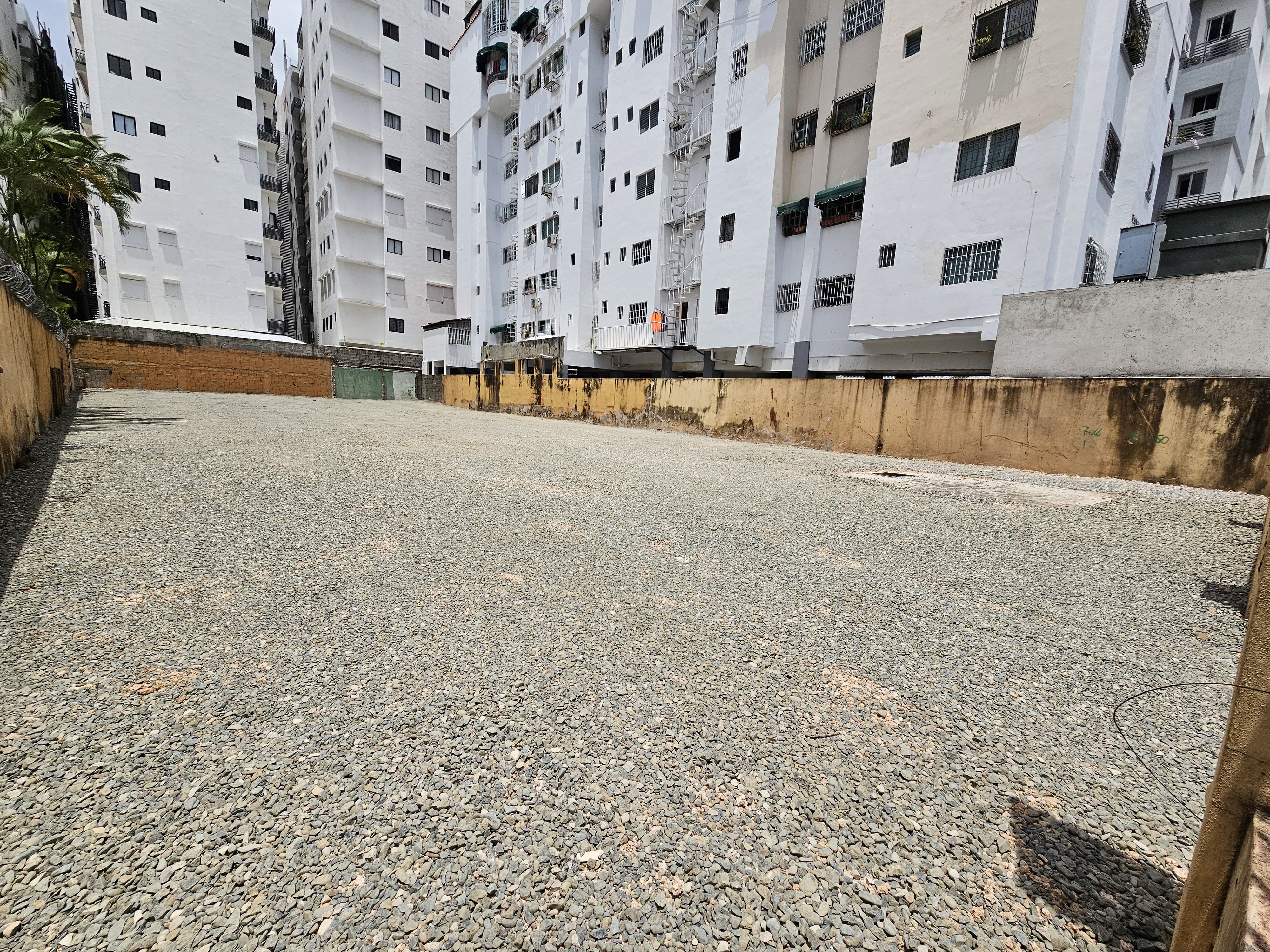 solares y terrenos - Solar comercial en alquiler  3