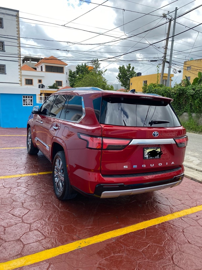 jeepetas y camionetas - Toyota Sequoia Capstone 2023 (FULL) Híbrida  4