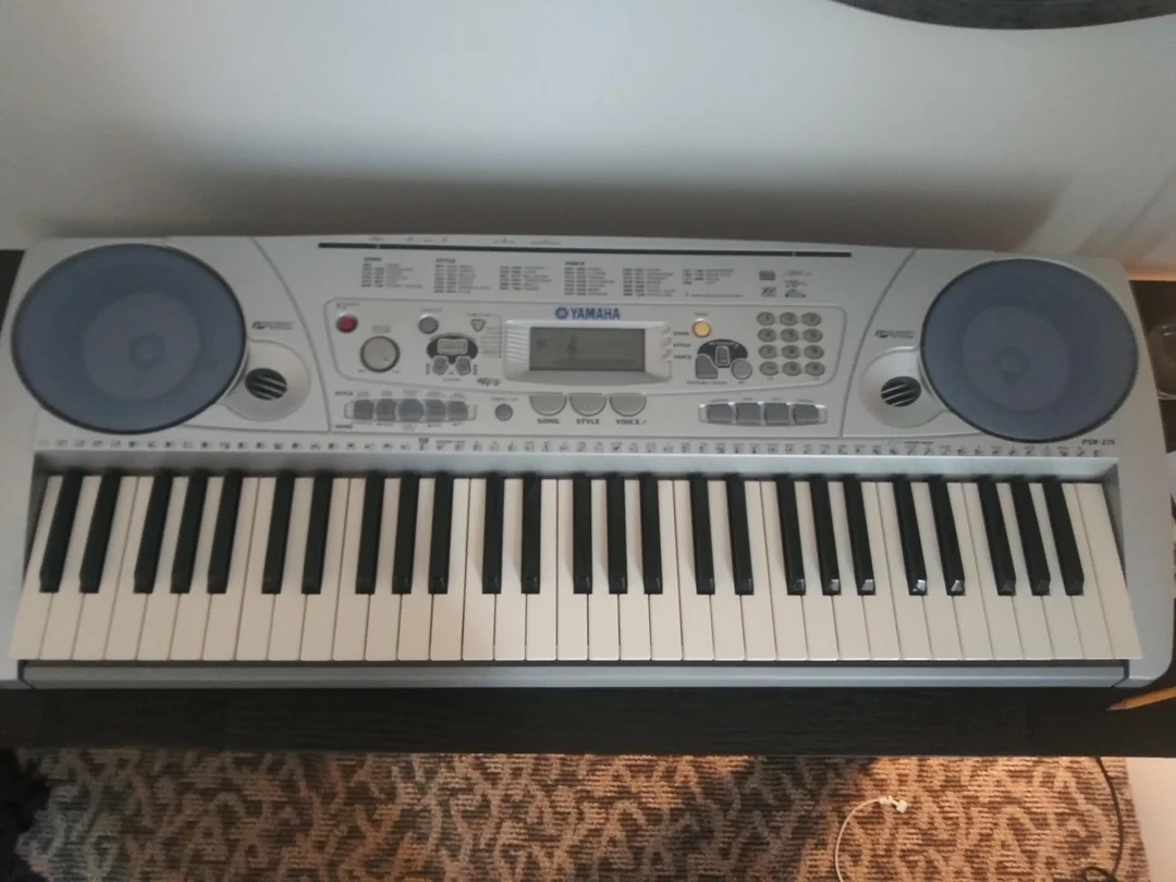 instrumentos musicales - PIANO YAMAHA PSR 275 5 OCTAVAS SENSIBLE. 0
