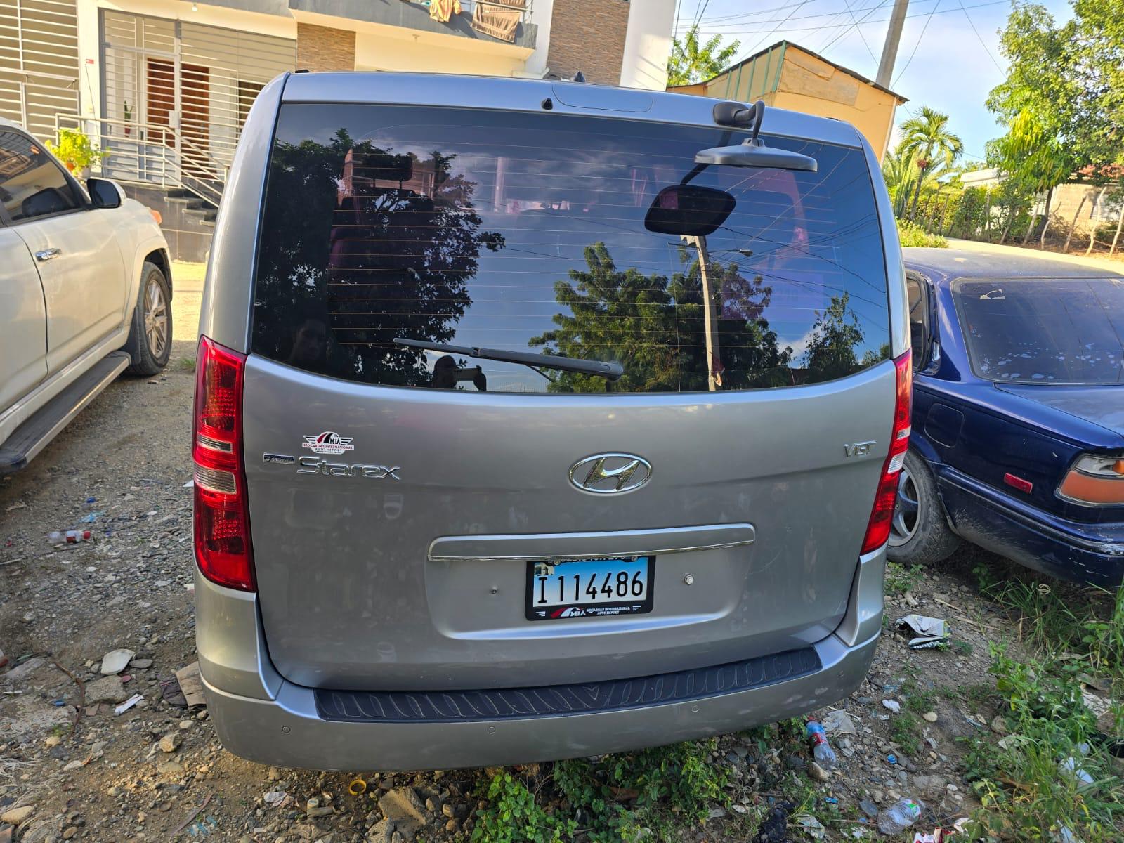 jeepetas y camionetas - HIUNDAY STAREX 2