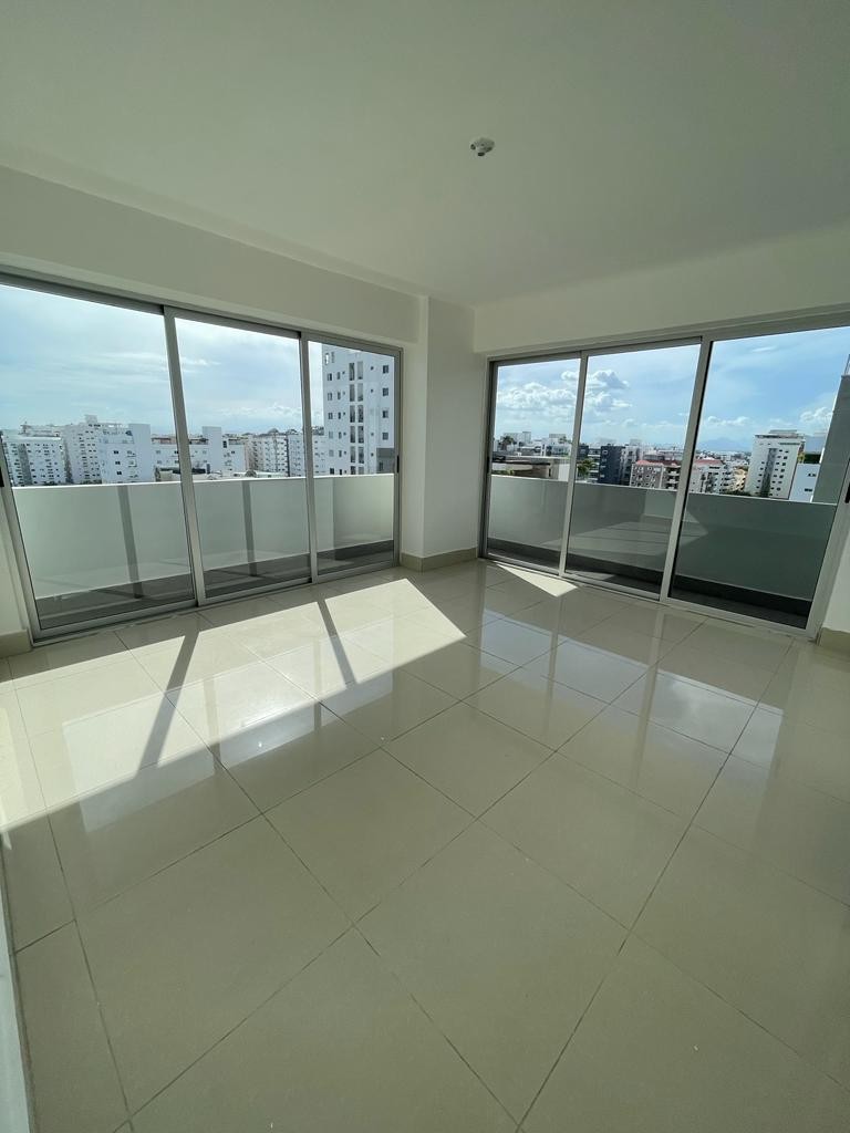 penthouses - Se vende apartamento tipo Penhouse en Evaristo Morales 1