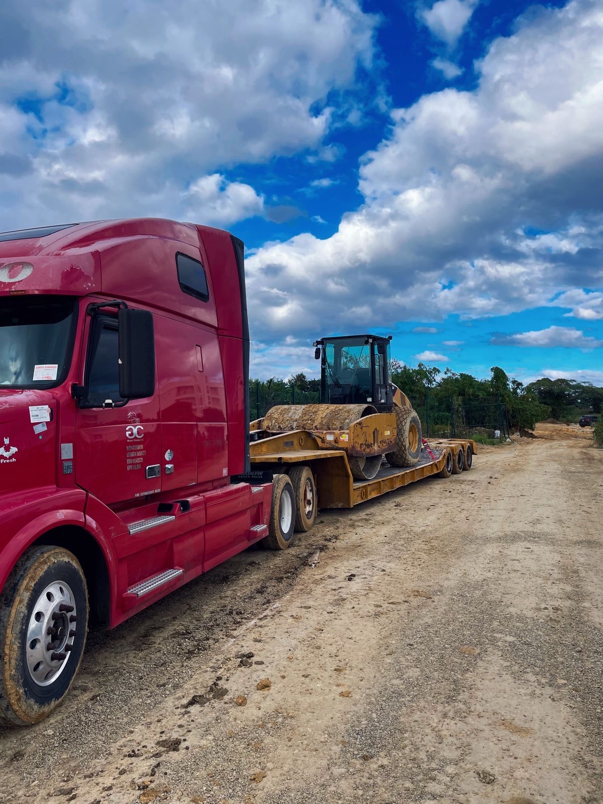 otros vehiculos - RODILLO CATERPILLAR CS64 3