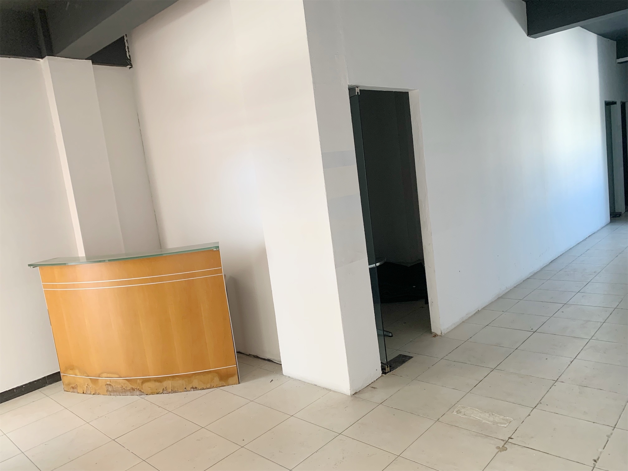 oficinas y locales comerciales - Local cerca a la churchill 2