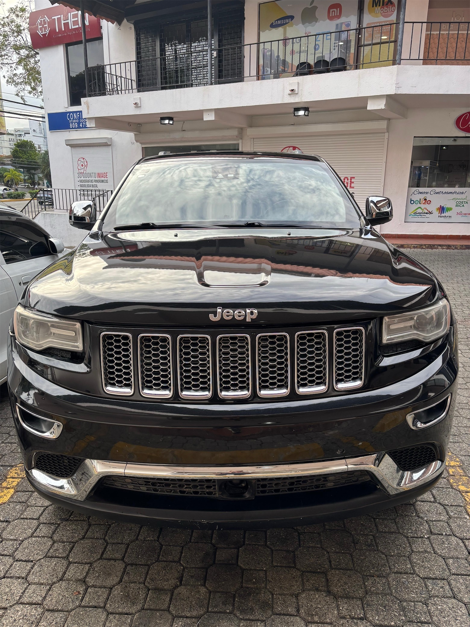 jeepetas y camionetas - Jeep  grand Cherokee summit 2015  como nueva  2