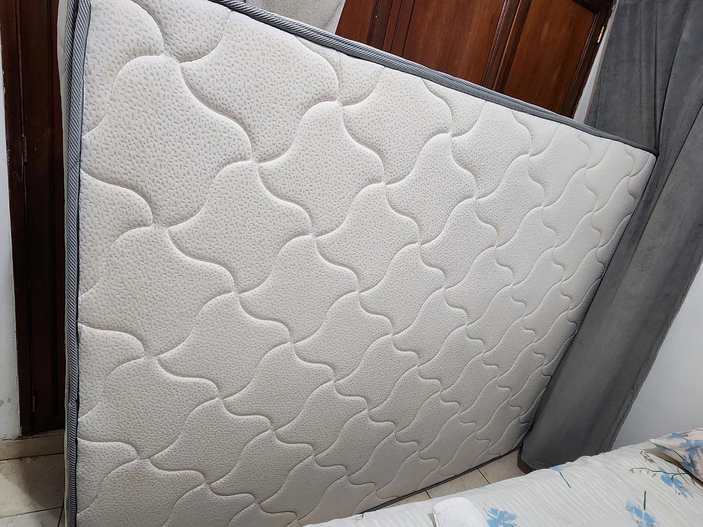 muebles y colchones - Colchón Queen size pillow top, como nuevo! 2