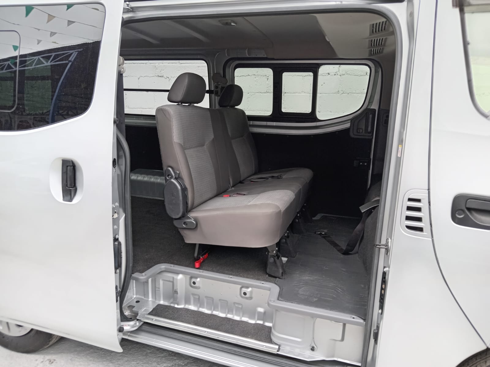 carros - NISSAN CARAVAN NV350 7