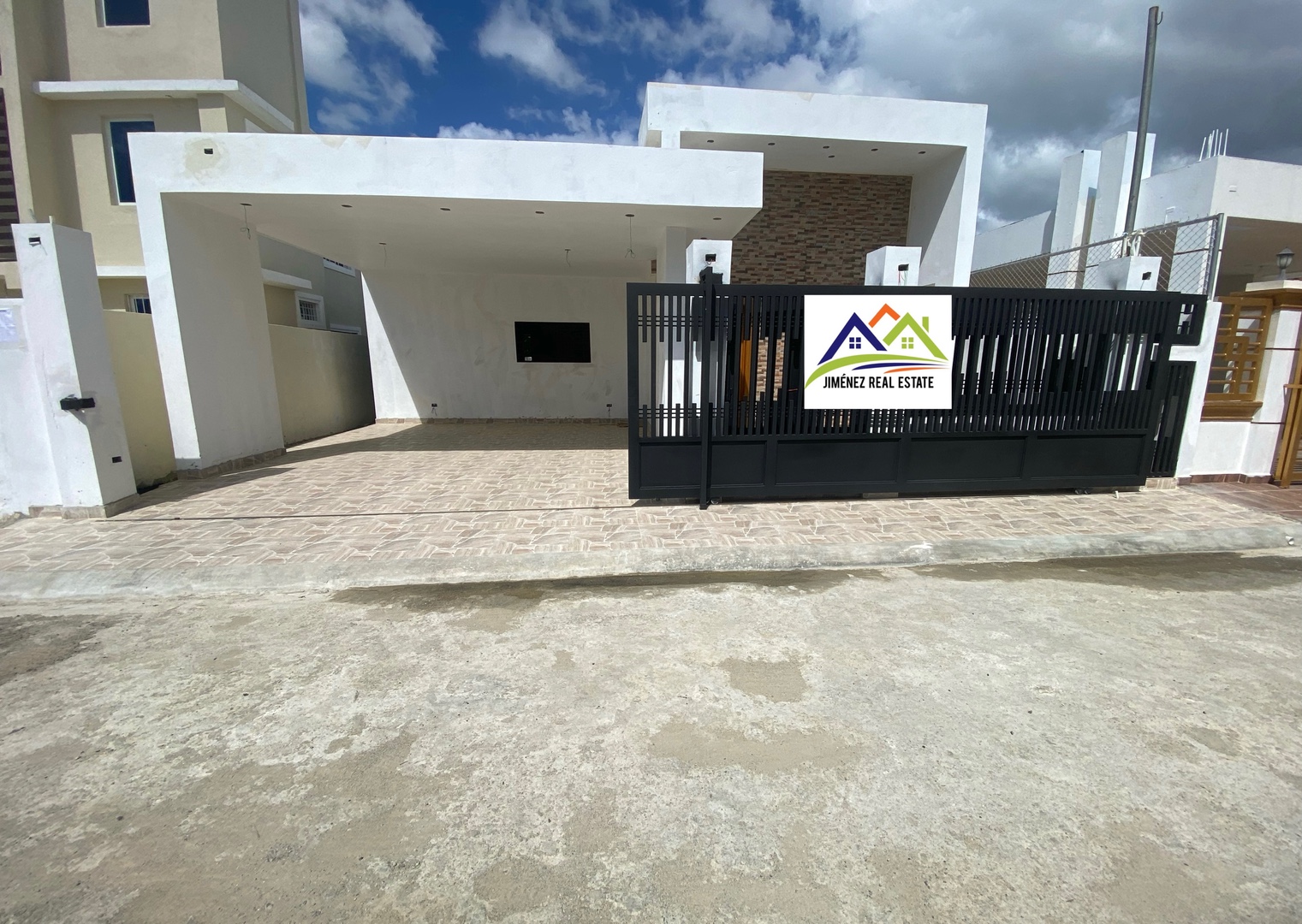 casas - CASA EN VENTA EN SANTIAGO DE LOS CABALLEROS RESIDENCIAL CERRADO 