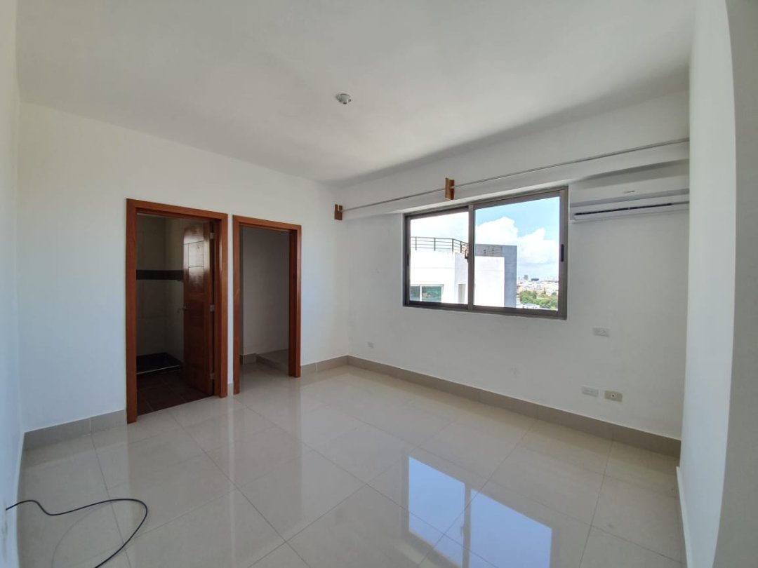 apartamentos - Hermoso y amplio apartamento en el Renacimiento 3