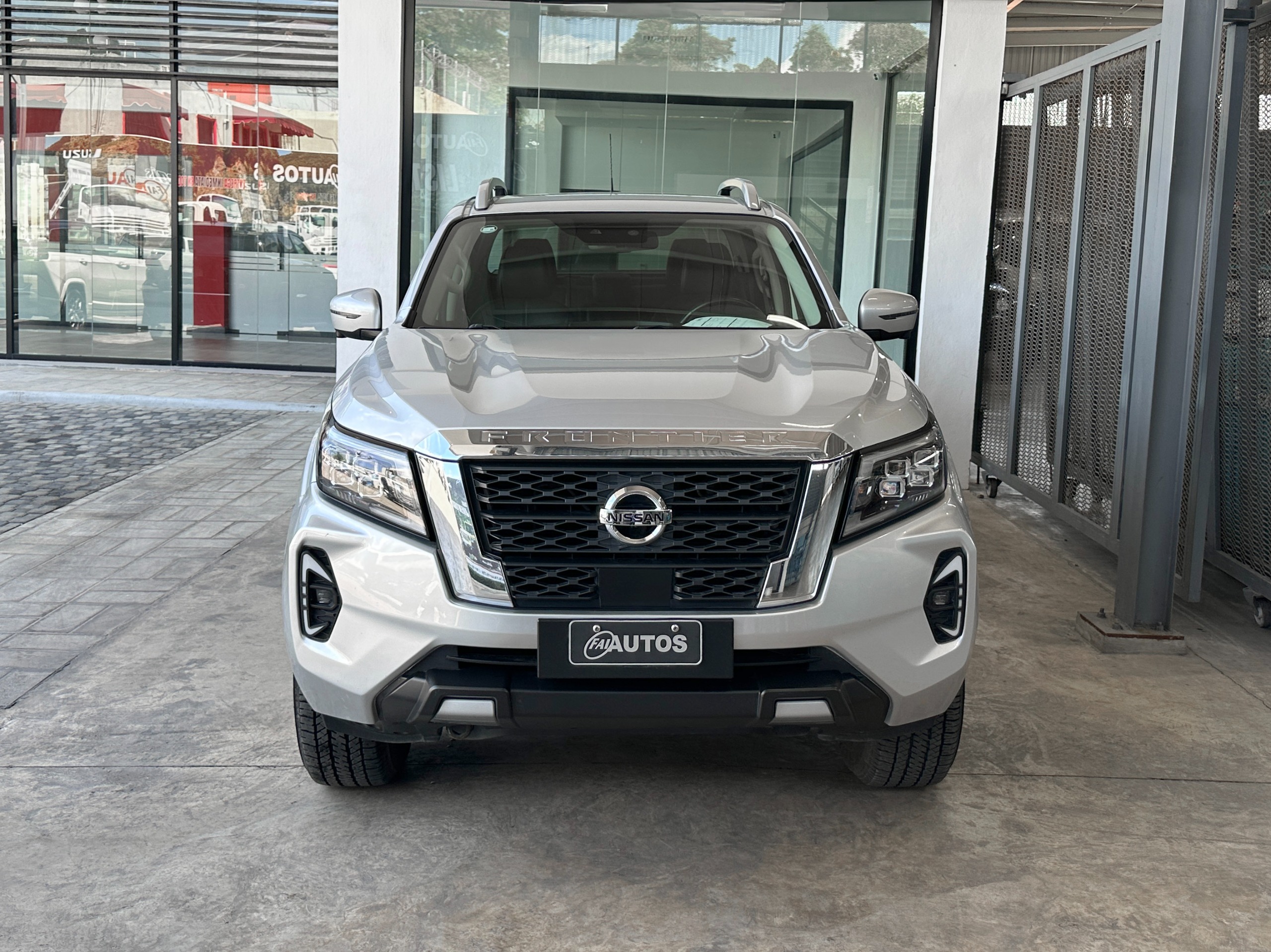 jeepetas y camionetas - Nissan frontier LE 2023 5