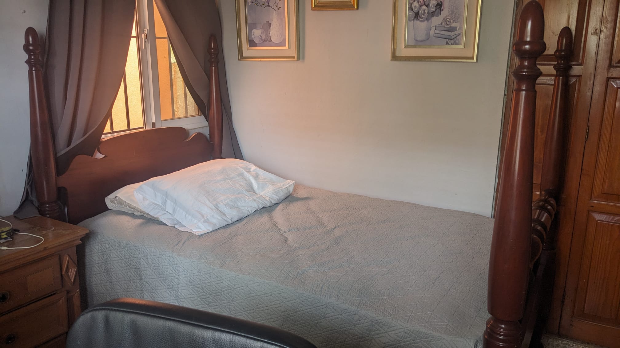 muebles y colchones - VENDO CAMA DE CAOBA TWIN 0