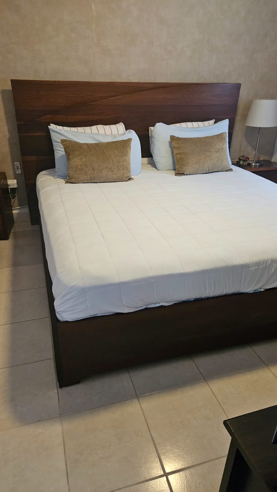 muebles y colchones - Juego de habitación en caoba (SIN COLCHON)