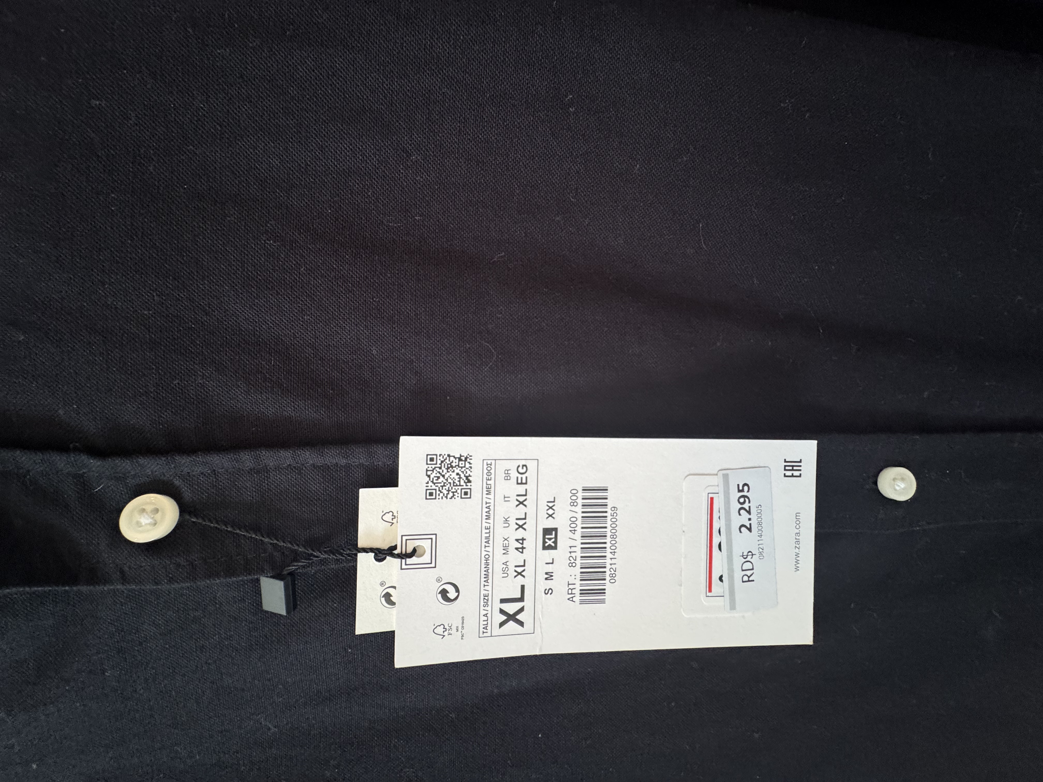 ropa para hombre - 🖤 Camisa Negra de Hombre – Estilo Minimalista  3