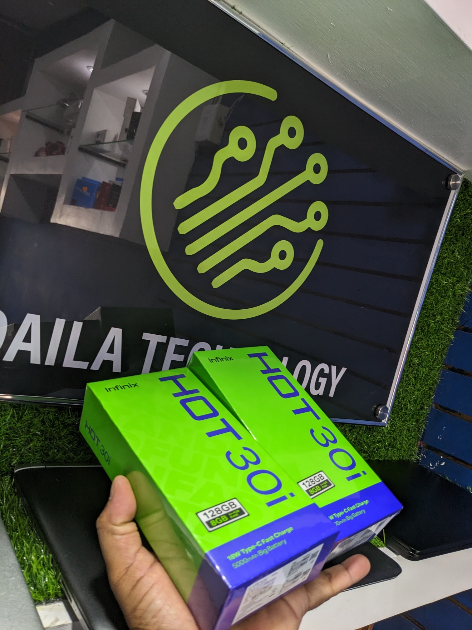 celulares y tabletas - Infinix HOT 30i 0