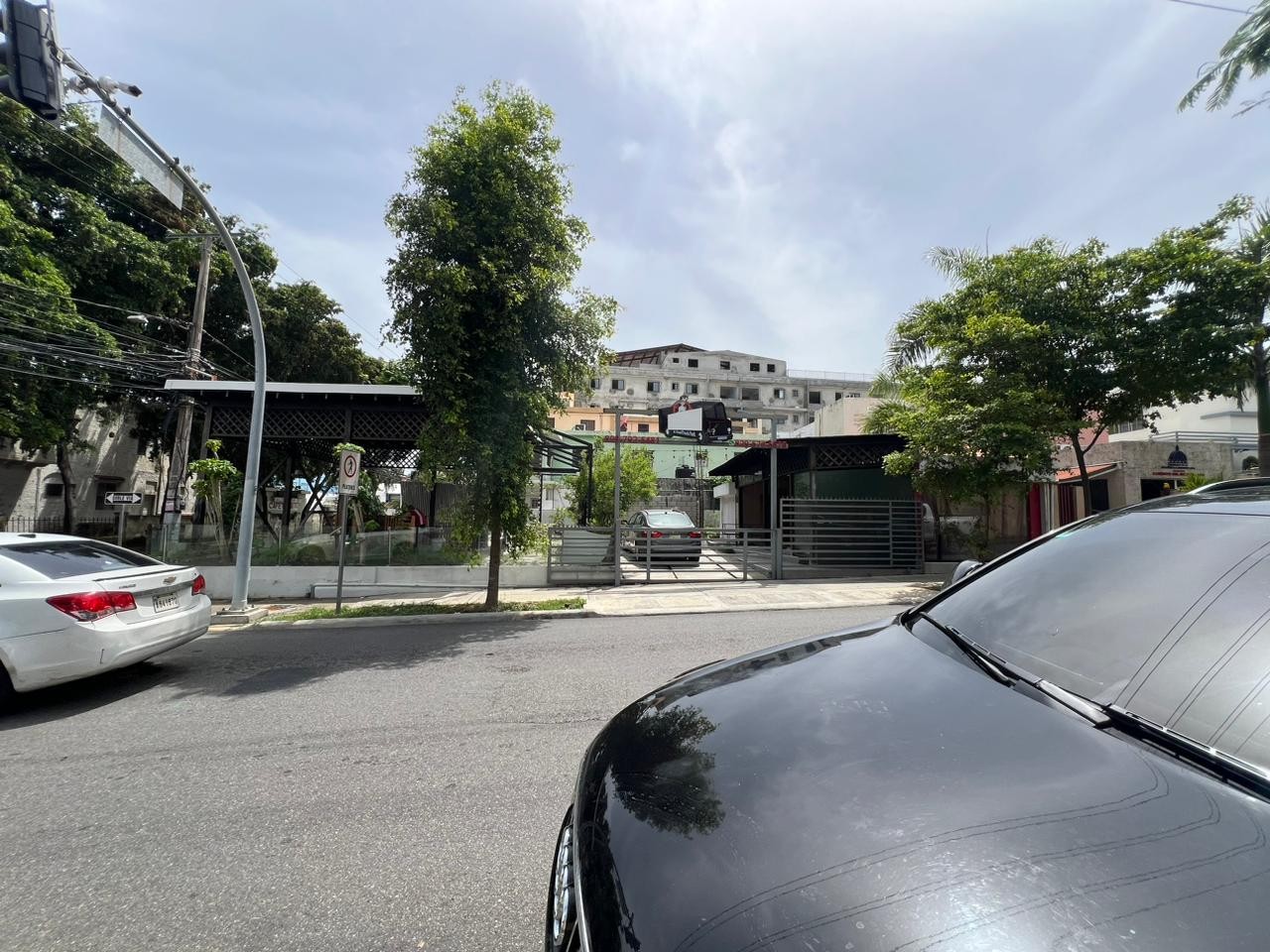 oficinas y locales comerciales - Venta, Esquina Comercial, Av México, Próximo al Palacio Presidencial 3