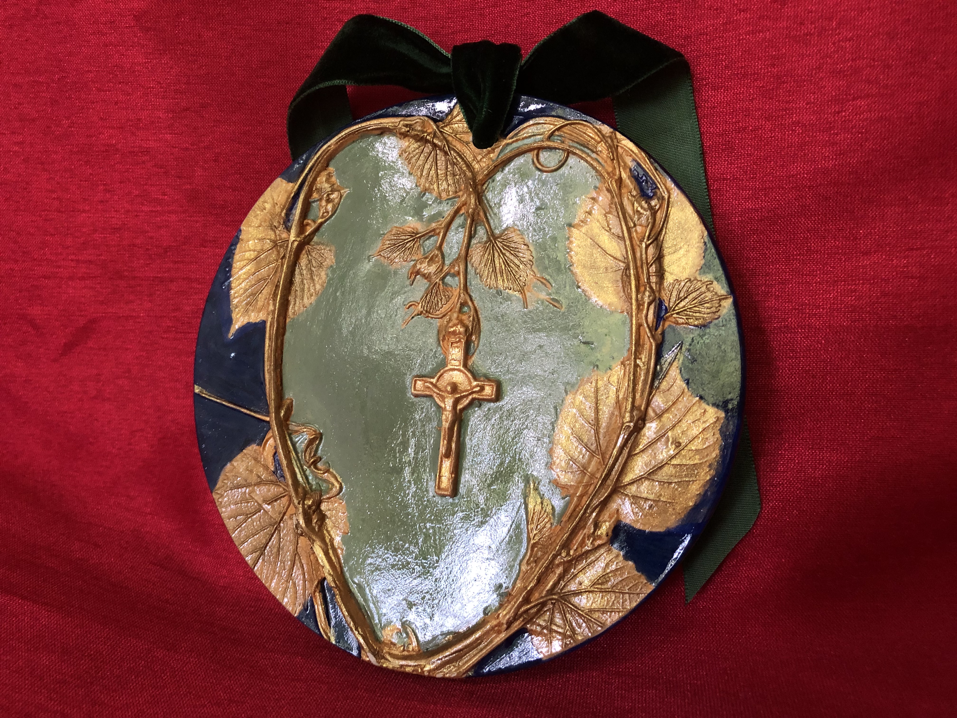 arte y antigüedades - Arte con Crucifijo en Bajo Relieve Hecho en Yeso 3