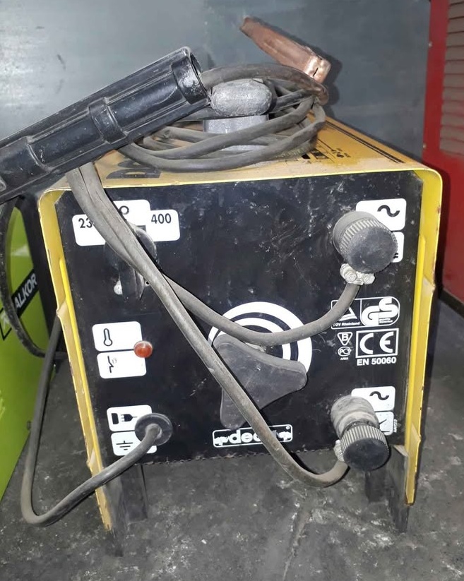 equipos profesionales - VENDO SOLDADORA DECA ITALIANA  175 AMP  0