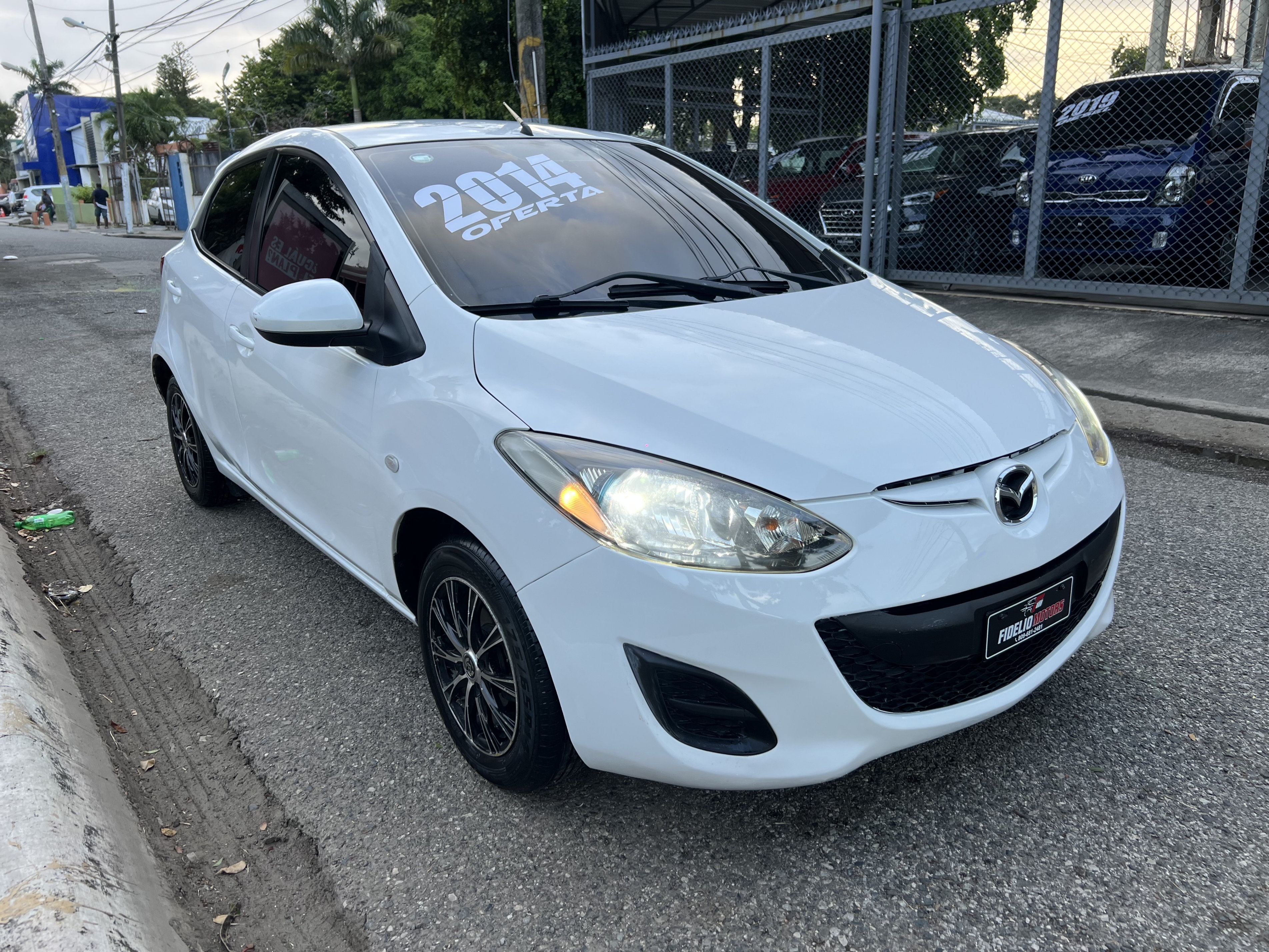 carros - Mazda demio 2014 1