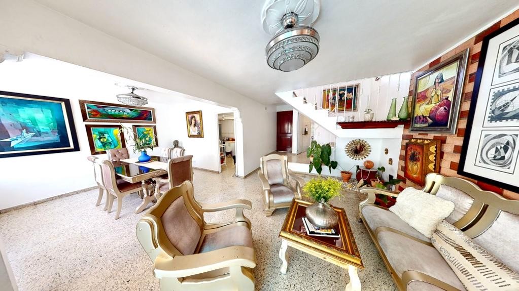 casas - Vendo casa en la zona Universitaria 
Residencial cerrado
290 mst
RD$18,000,000 8