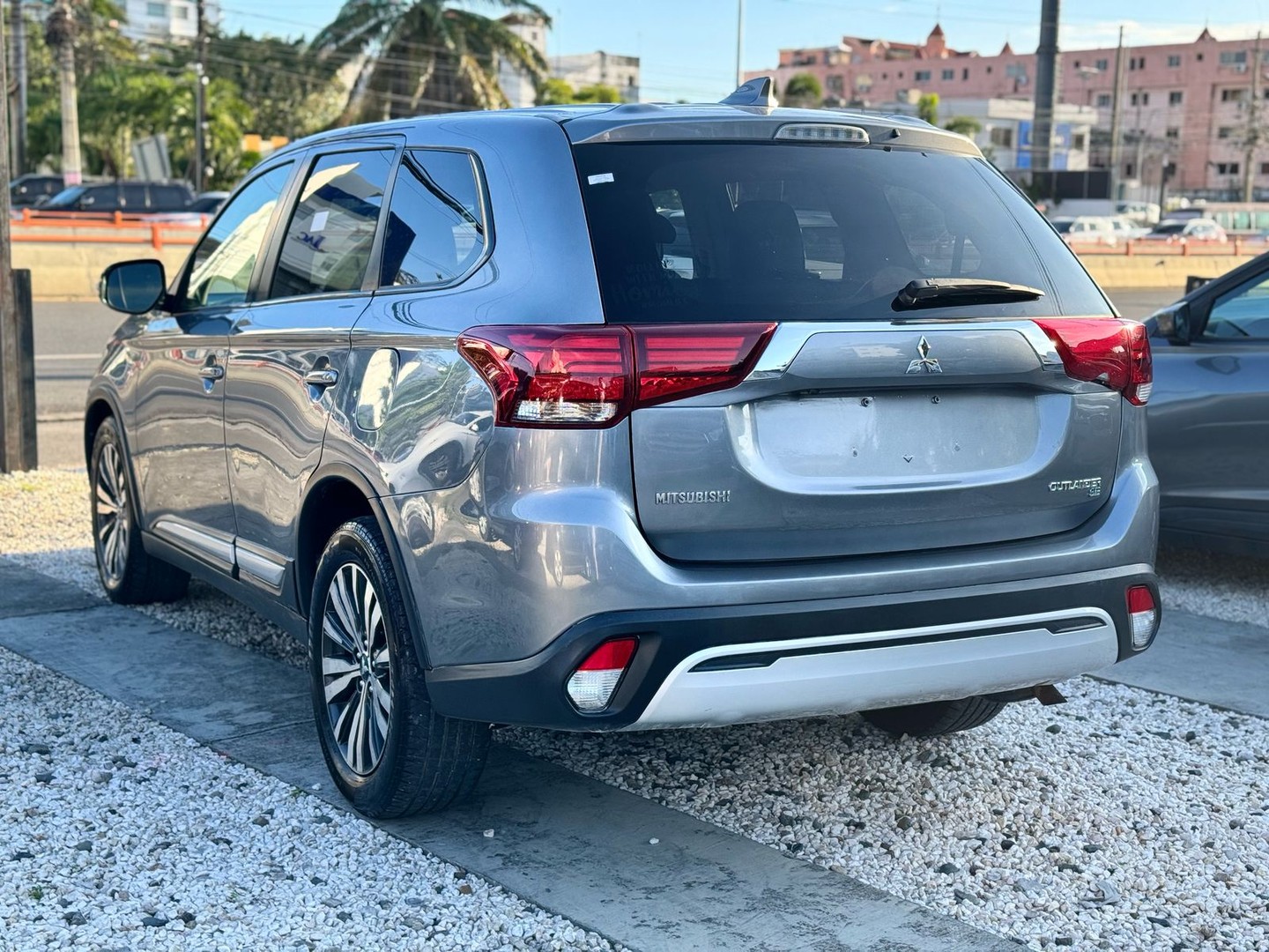 accesorios para vehiculos - Mitsubishi Outlander SE 4WD 2020 10