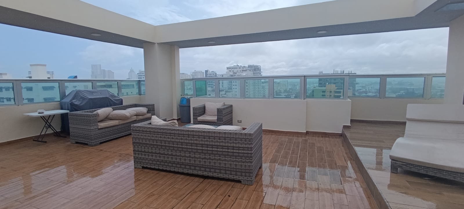 apartamentos - Renacimiento Amplio apartamento con excelente distribución 3hab 1