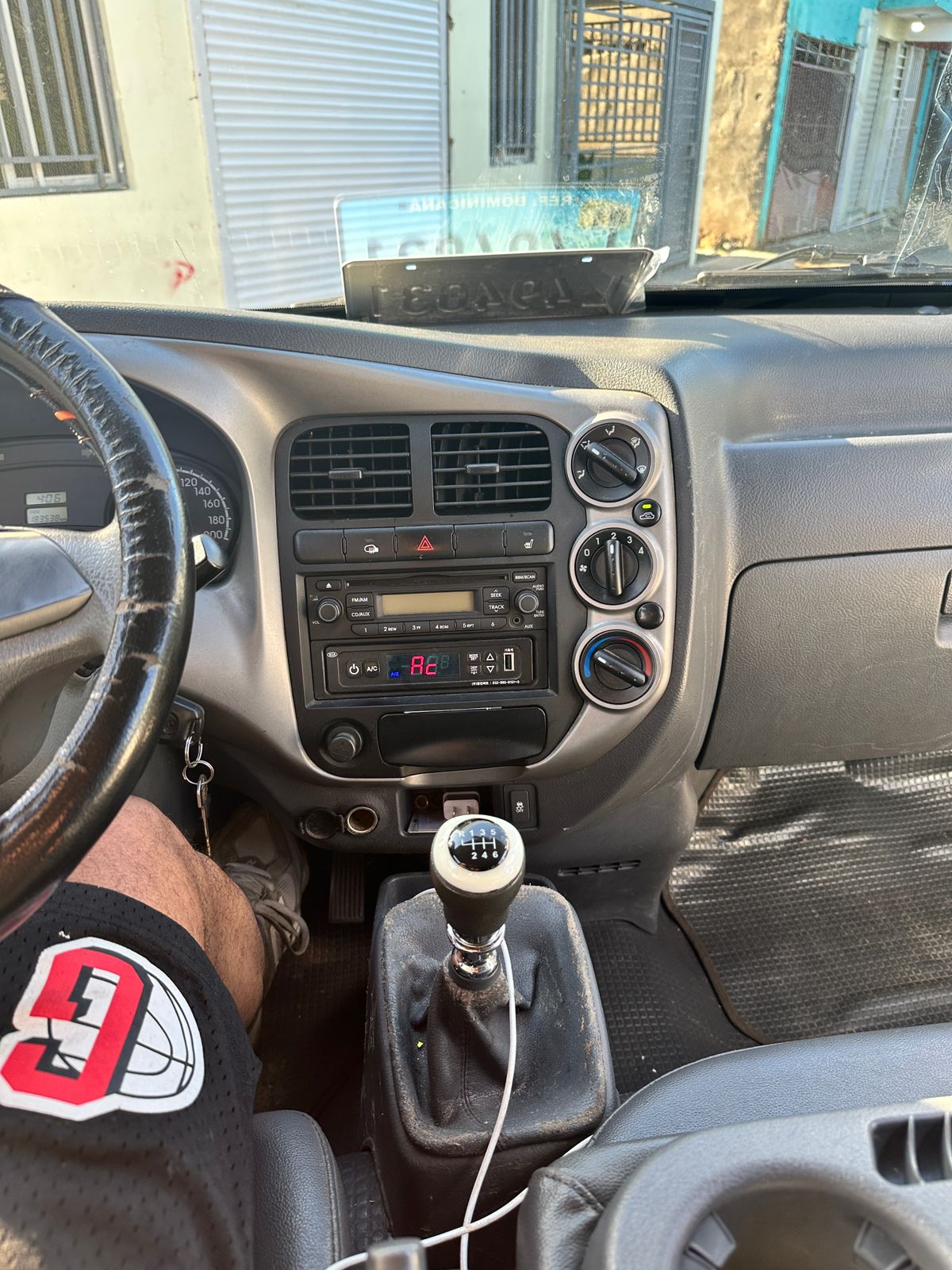 camiones y vehiculos pesados - se vende este camión kia bongo refrigerado. 1