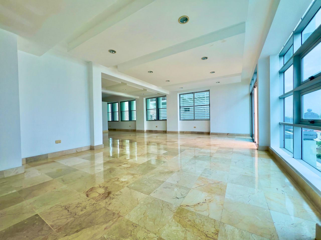 apartamentos - Apartamento en Alquiler en Piantini 8