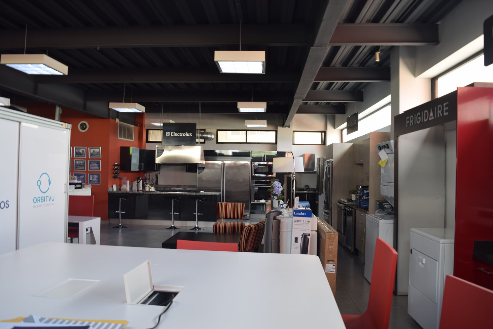 oficinas y locales comerciales - Paraiso oficina amueblada de 255m2 4to piso 2 parqueos 4