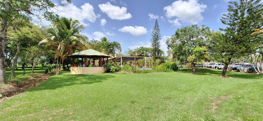 solares y terrenos - Finca en venta Lagos de Reyes Republica Dominicana 3