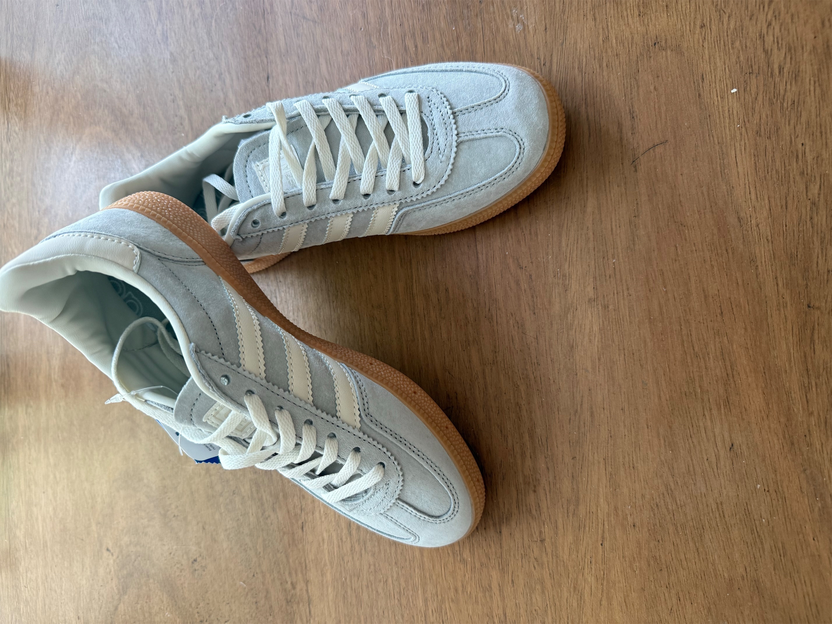 zapatos para mujer - Vendo tenis Adidas Zpezial
Size 6 0