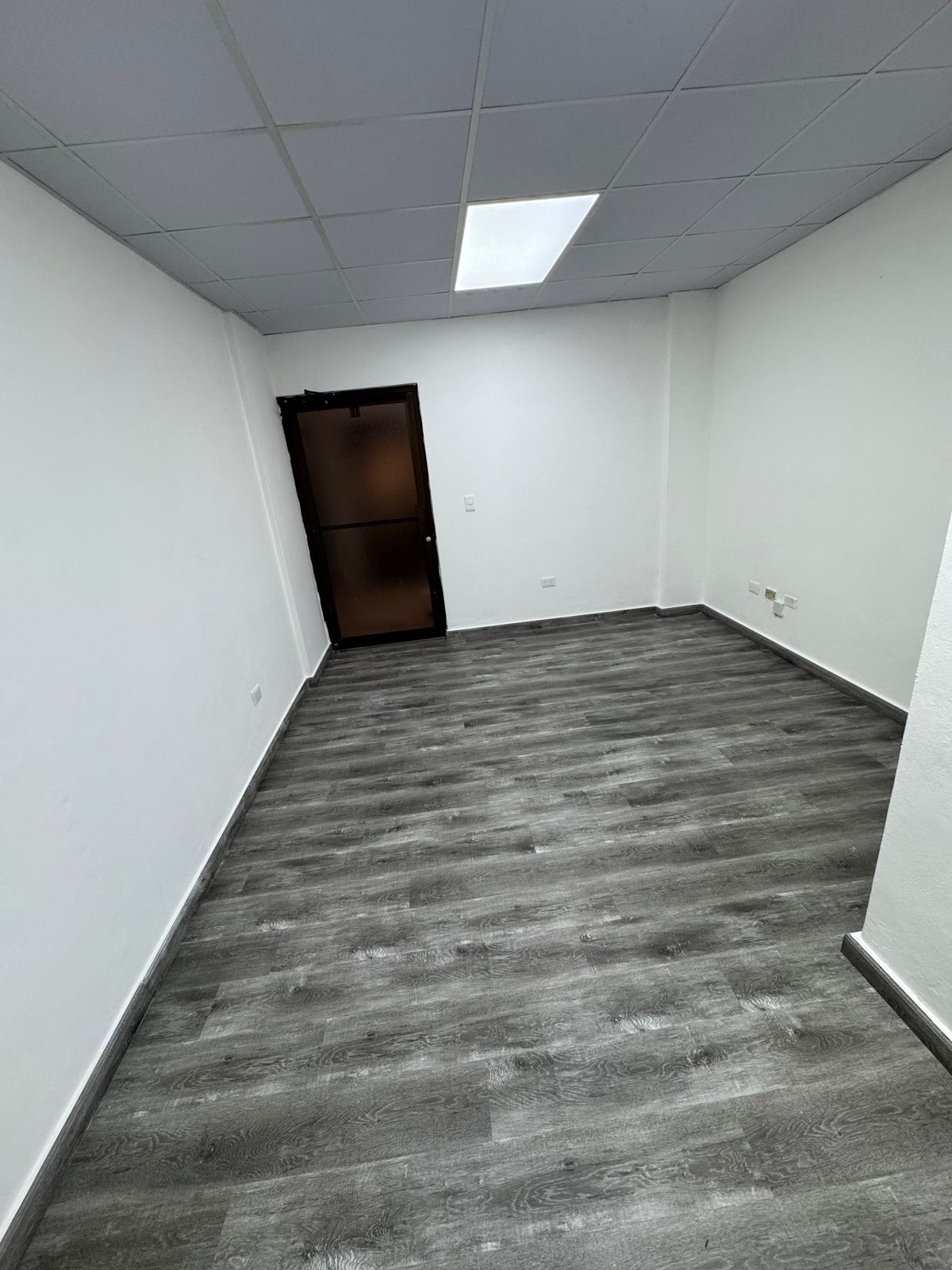 oficinas y locales comerciales - LOCAL COMERCIAL EN CENTRO MEDICO GAZCUE 0