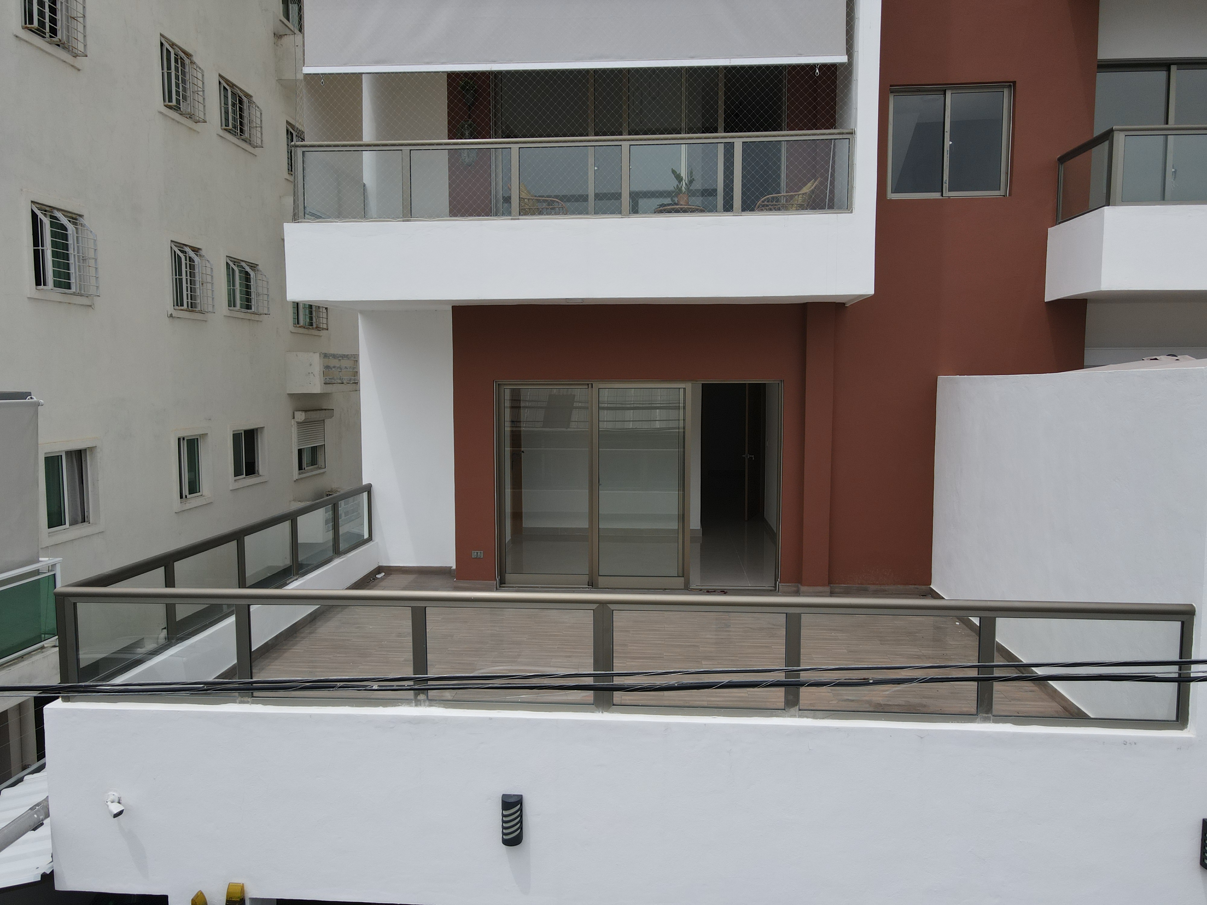 apartamentos - Venta de apartamento segundo nivel con terraza 3 h