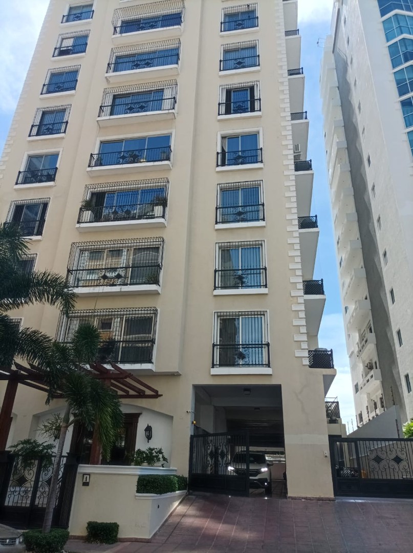 apartamentos - Se vende apartamento en Torre de Piantini 4