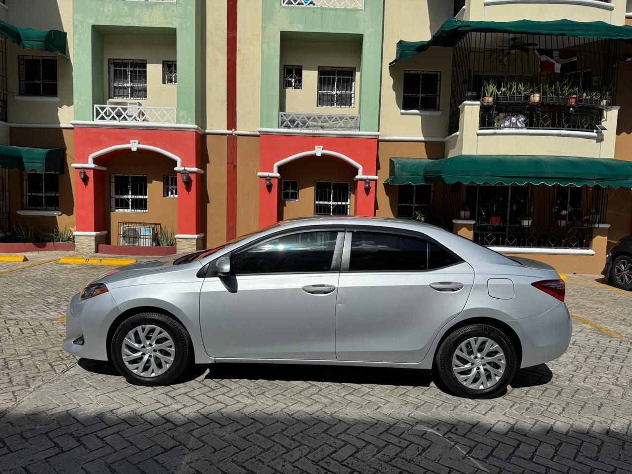 carros - Toyota Corolla LE año 2019 1