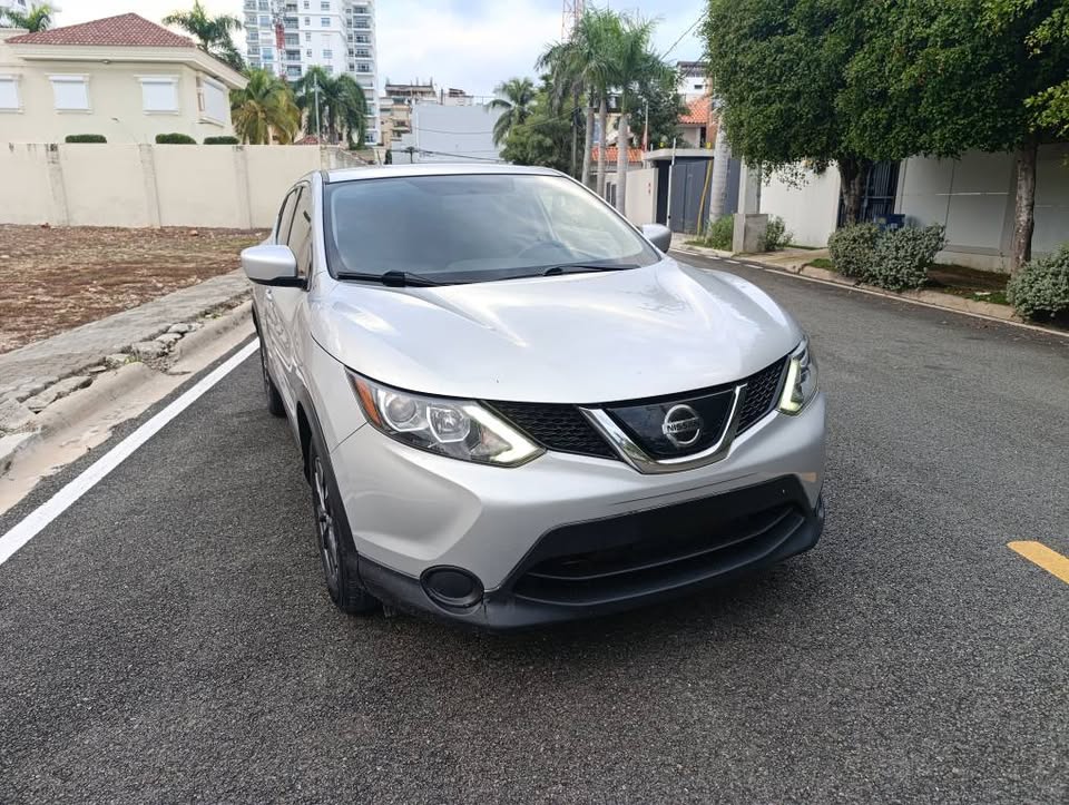 jeepetas y camionetas - Nissan Rogue Sport Clean Carfax 1