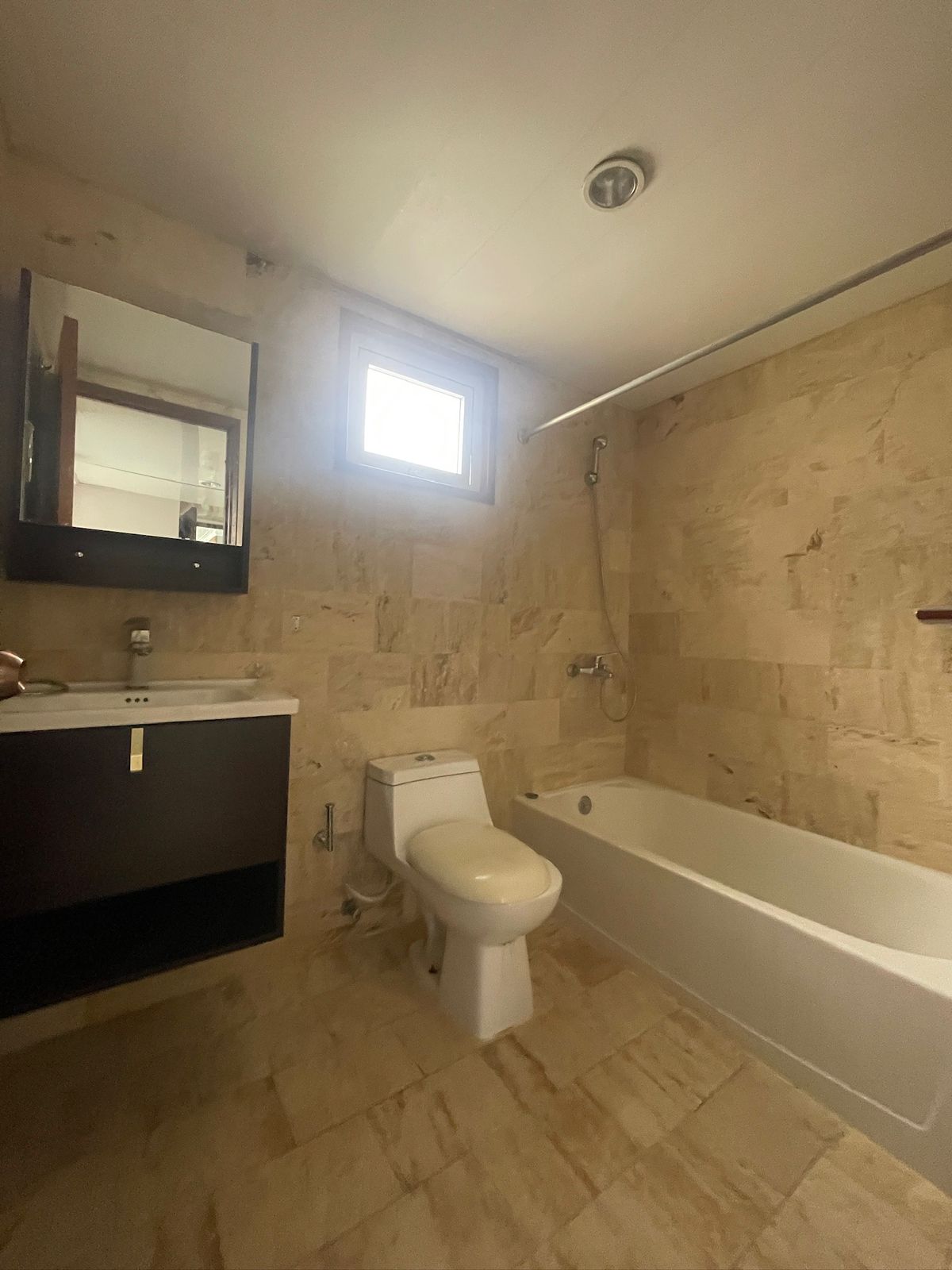 apartamentos - 🏠 En Alquiler: Apto detrás de Ikea y 360 U$1,300