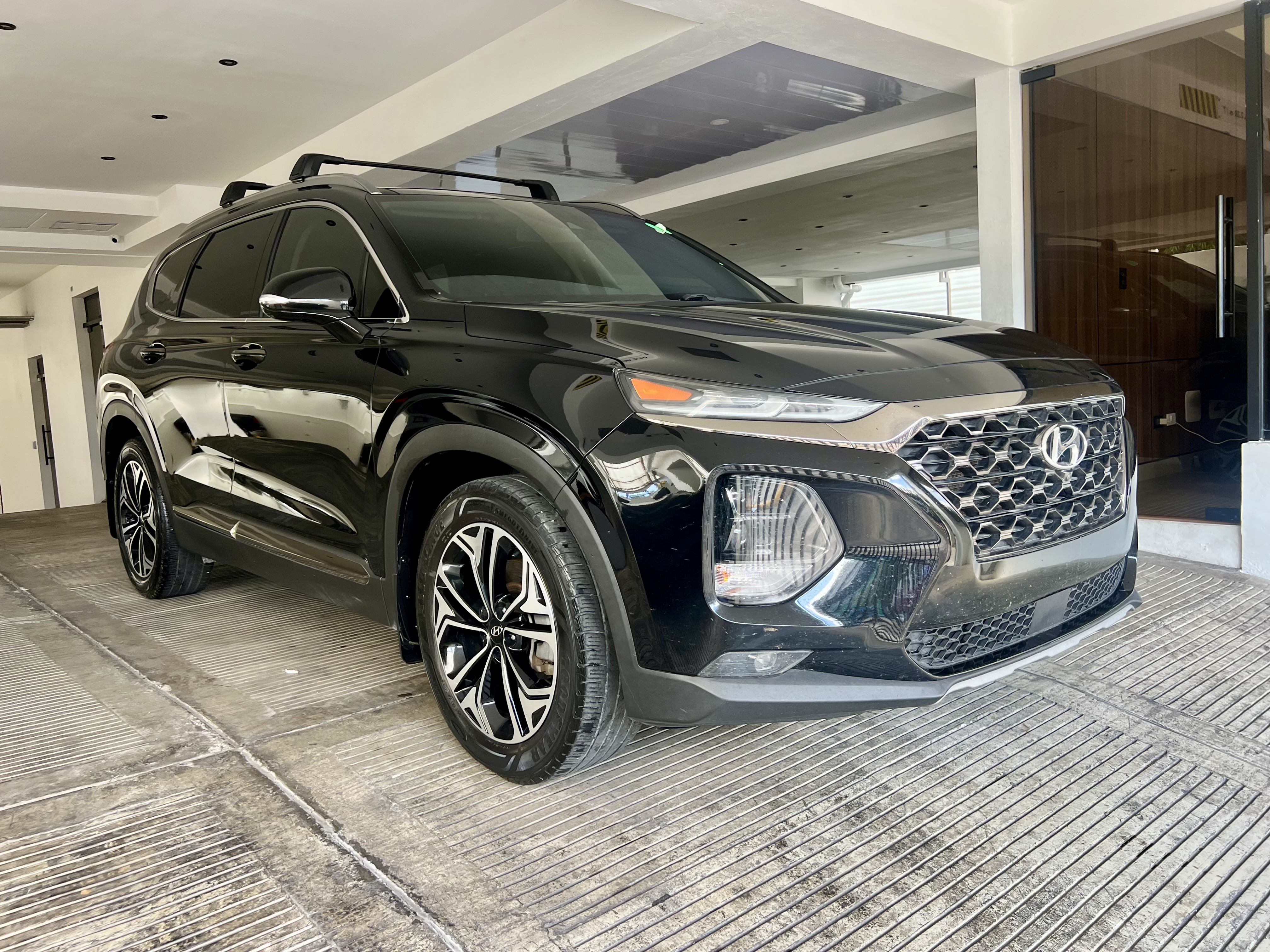 jeepetas y camionetas - 2019 Hyundai Santa Fe Ultimate- Recien Importada!  2