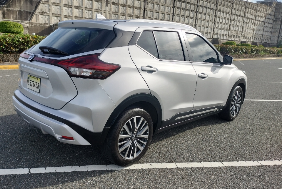 jeepetas y camionetas - Nissan kicks exclusive financiamiento disponible  6