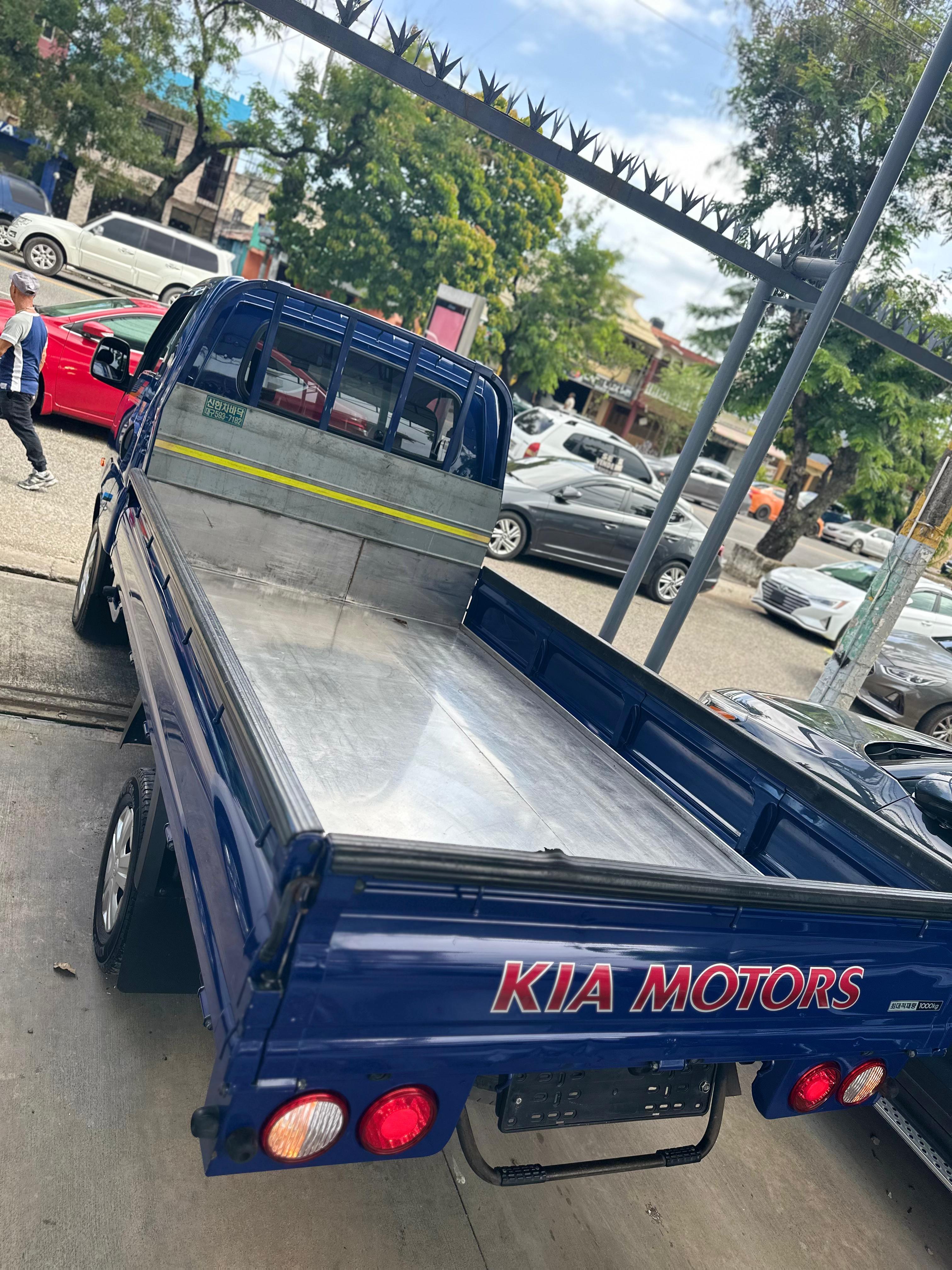 camiones y vehiculos pesados - 2019 KIA BONGO III RECIEN IMPORTADO