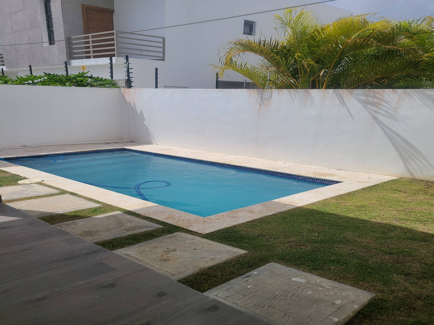 casas vacacionales y villas - VILLA en Brisas de Punta cana con Piscina. AMUEBLADA 1