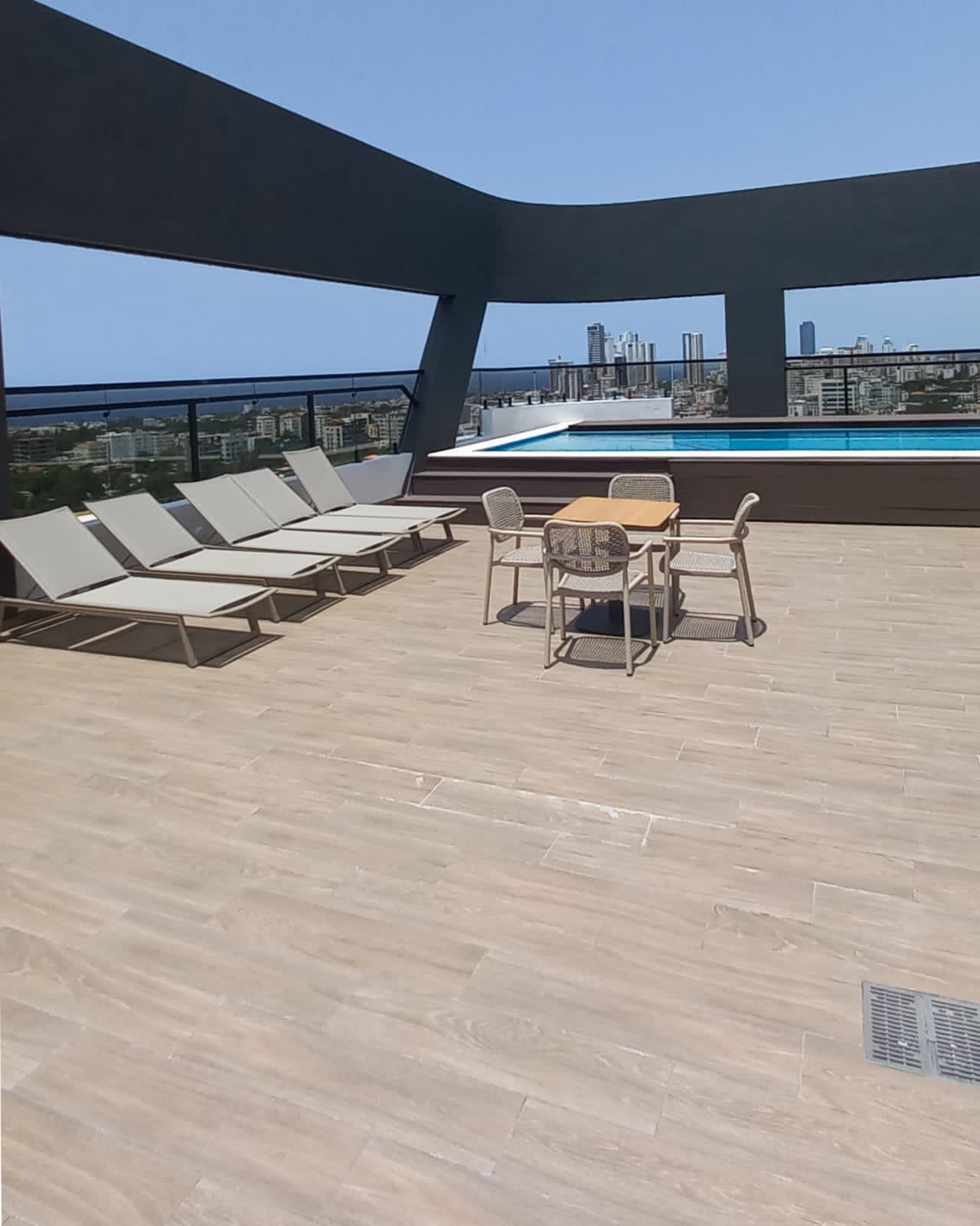 apartamentos - EN ALQUILER EN BELLA VISTA, PROXIMO A LA ROMULO 6