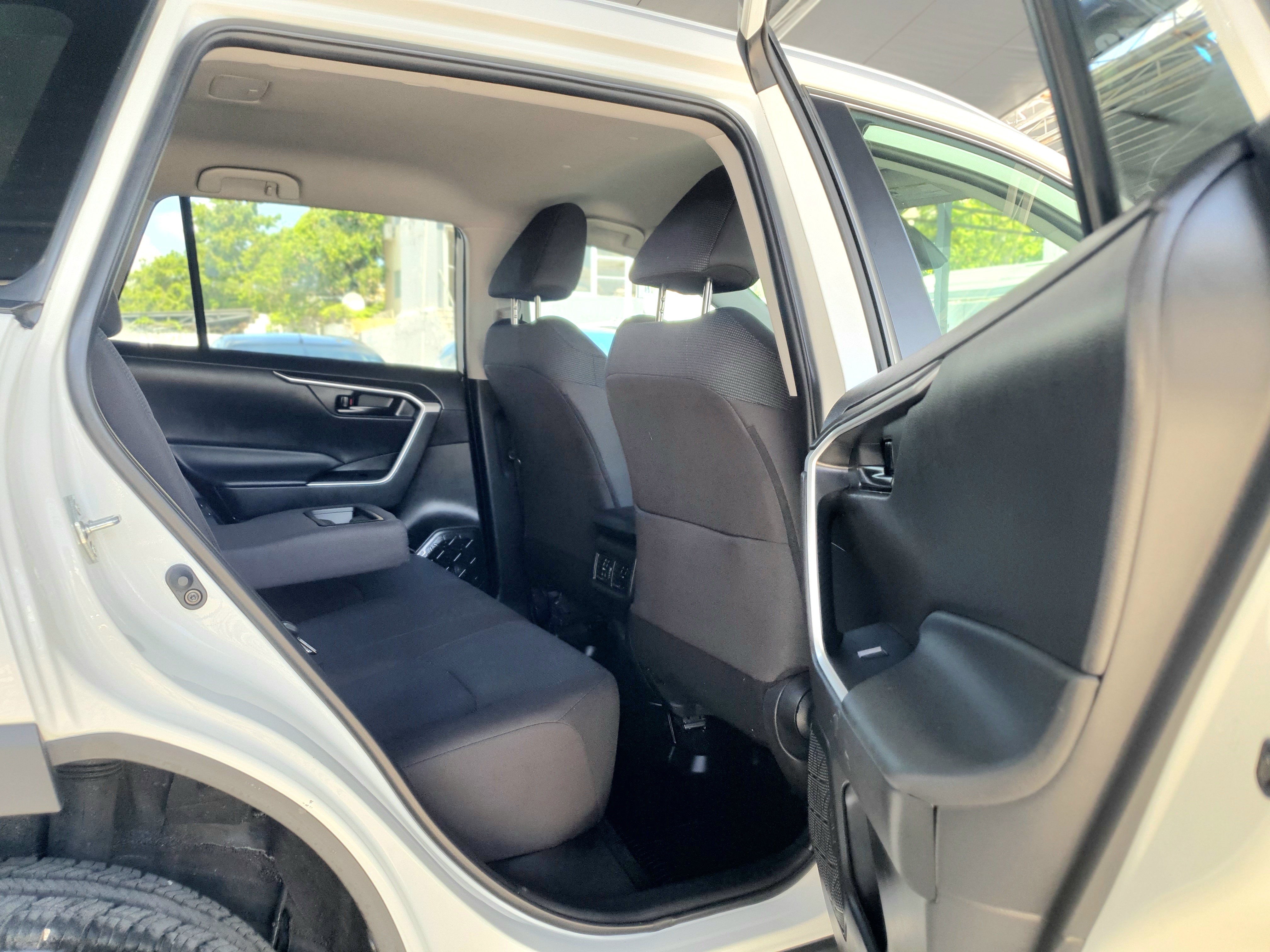 jeepetas y camionetas - TOYOTA RAV4 2022 RECIEN IMPORTADA CLEAN  5
