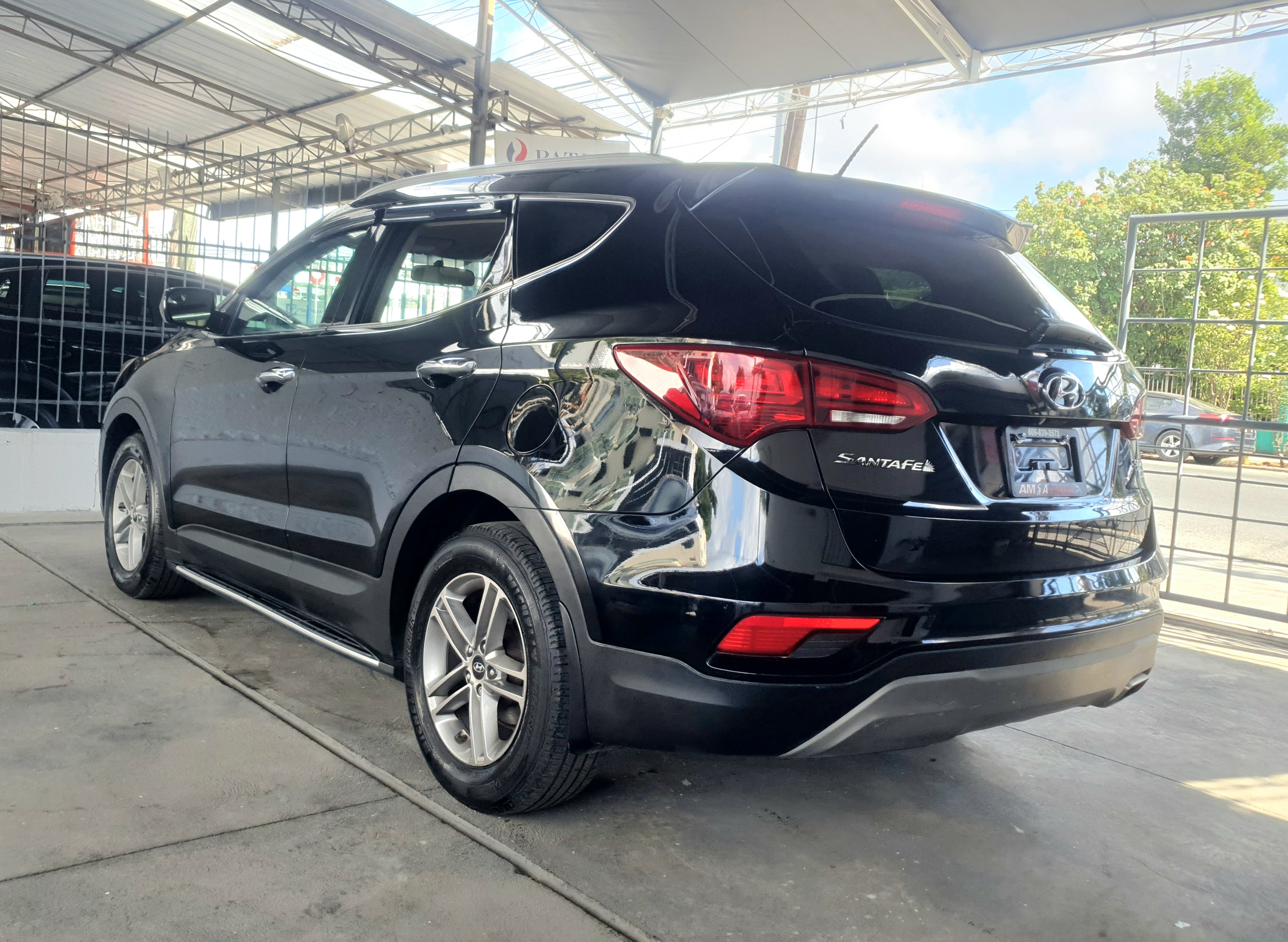 jeepetas y camionetas - HYUNDAI SANTA FE SPORT 2018 EN OFERTA SIN USO RD 8