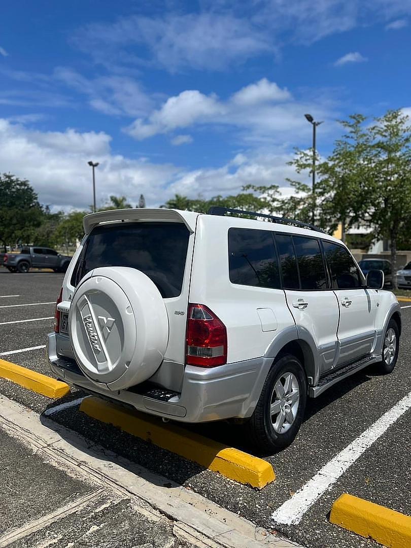 jeepetas y camionetas -  Mitsubishi Montero 2005 NEGOCIABLE 4