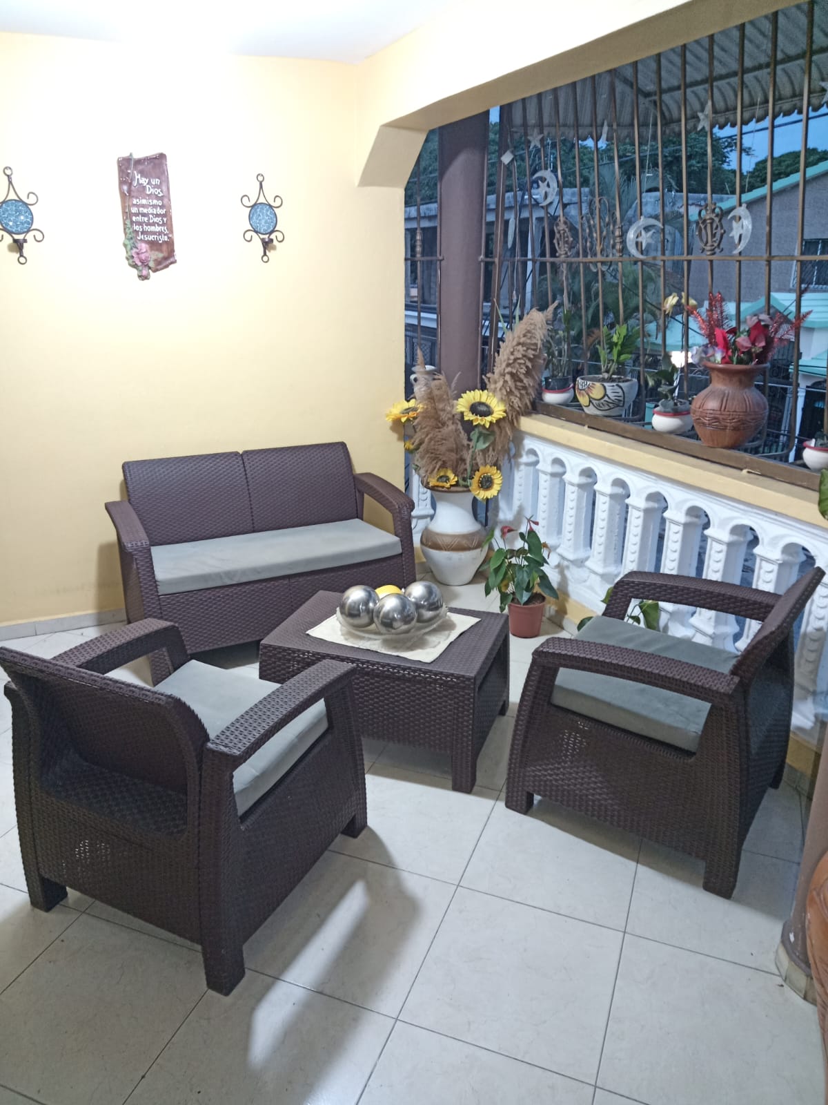 muebles y colchones - Mobiliario en Venta por razones de viaje 1