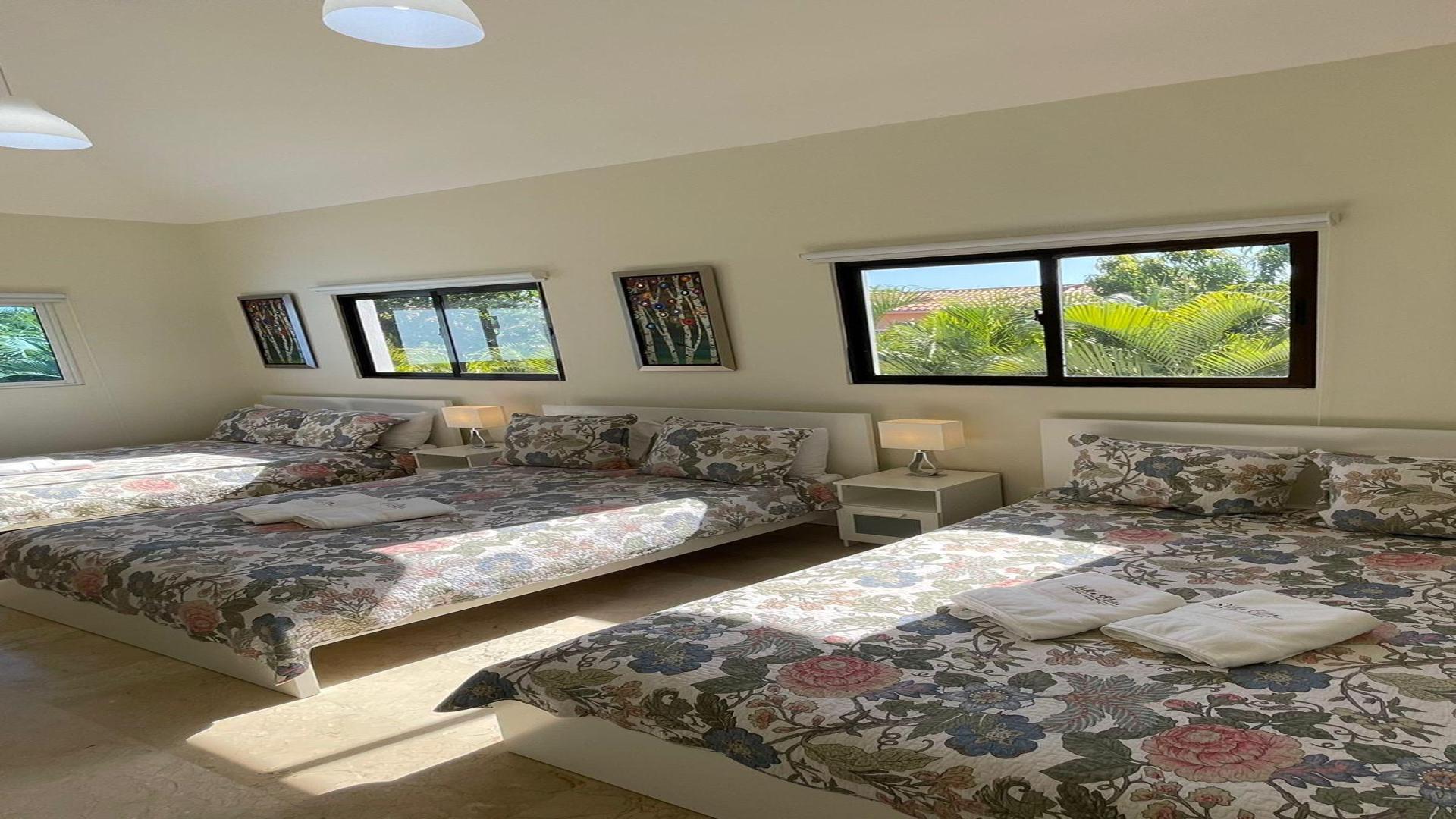 casas vacacionales y villas - VENDO ESPECTACULAR VILLA EN JUAN DOLIO 8