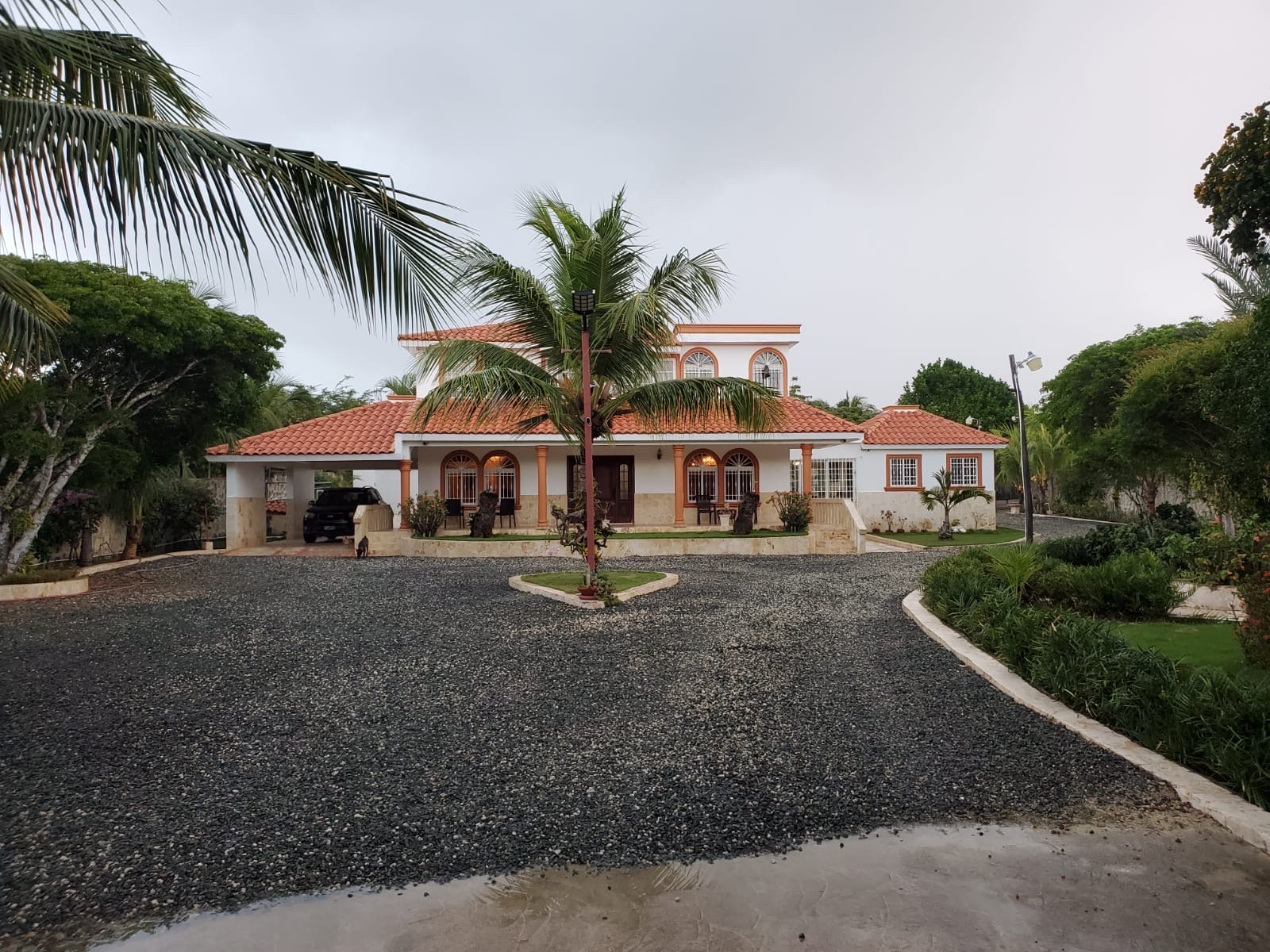 casas vacacionales y villas - venta de Villa en Cumayasa entre Juan dolió y la Romana a 500m2 de la playa 