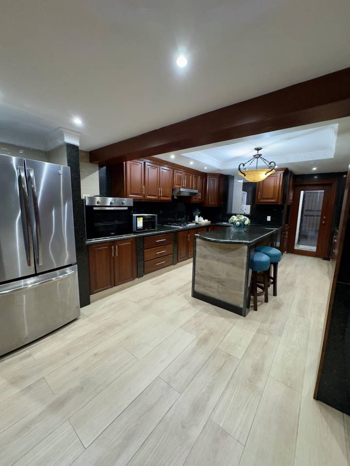 casas - Espaciosa casa de 2 niveles en venta  8