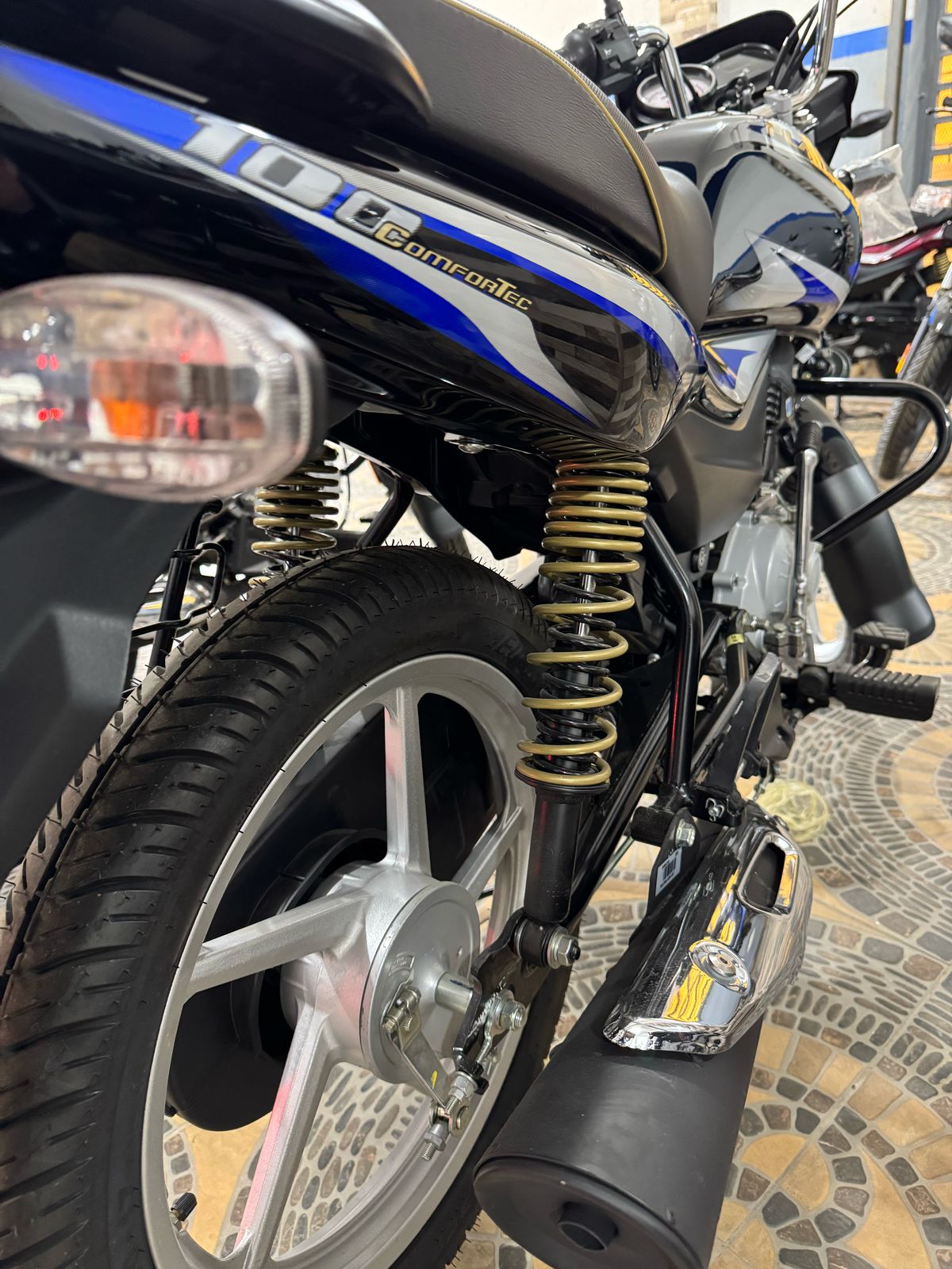motores y pasolas - BAJAJ PLATINA 100cc 6