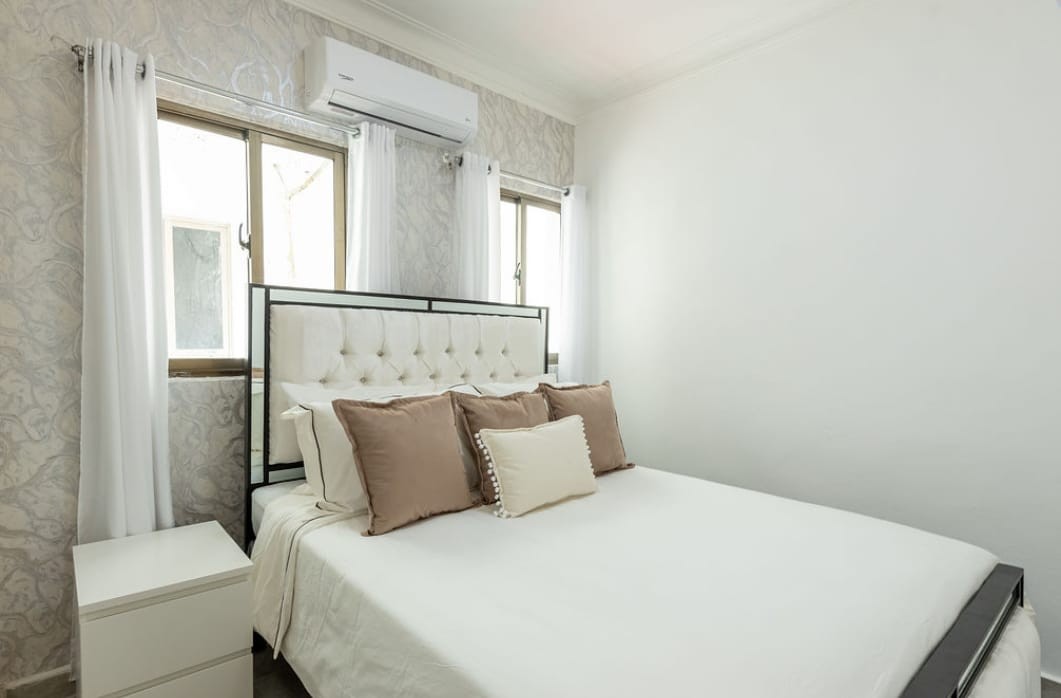apartamentos - TERCER PISO AMUEBLADO, FRENTE AL CORAL MALL (ALTAGRACIA), AUTOPISTA DE SAN ISIDR 9